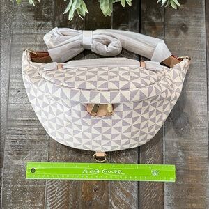 NWOT Checkered Sling Bag Crossbody - White/Cream/ Blue